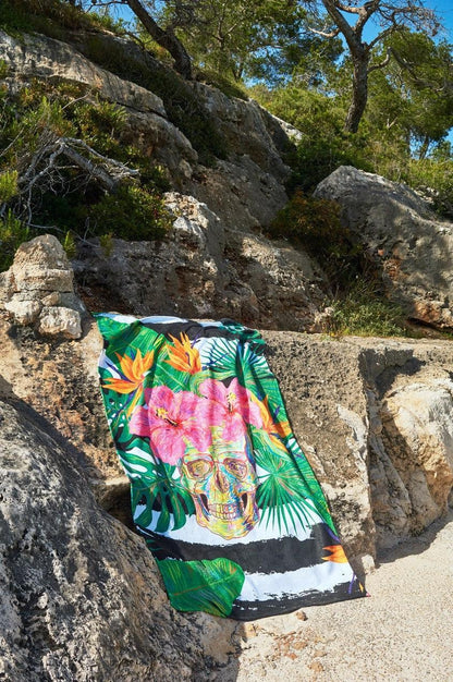 DONE.® CASE SUMMER SKULL Strandtuch 90x180cm