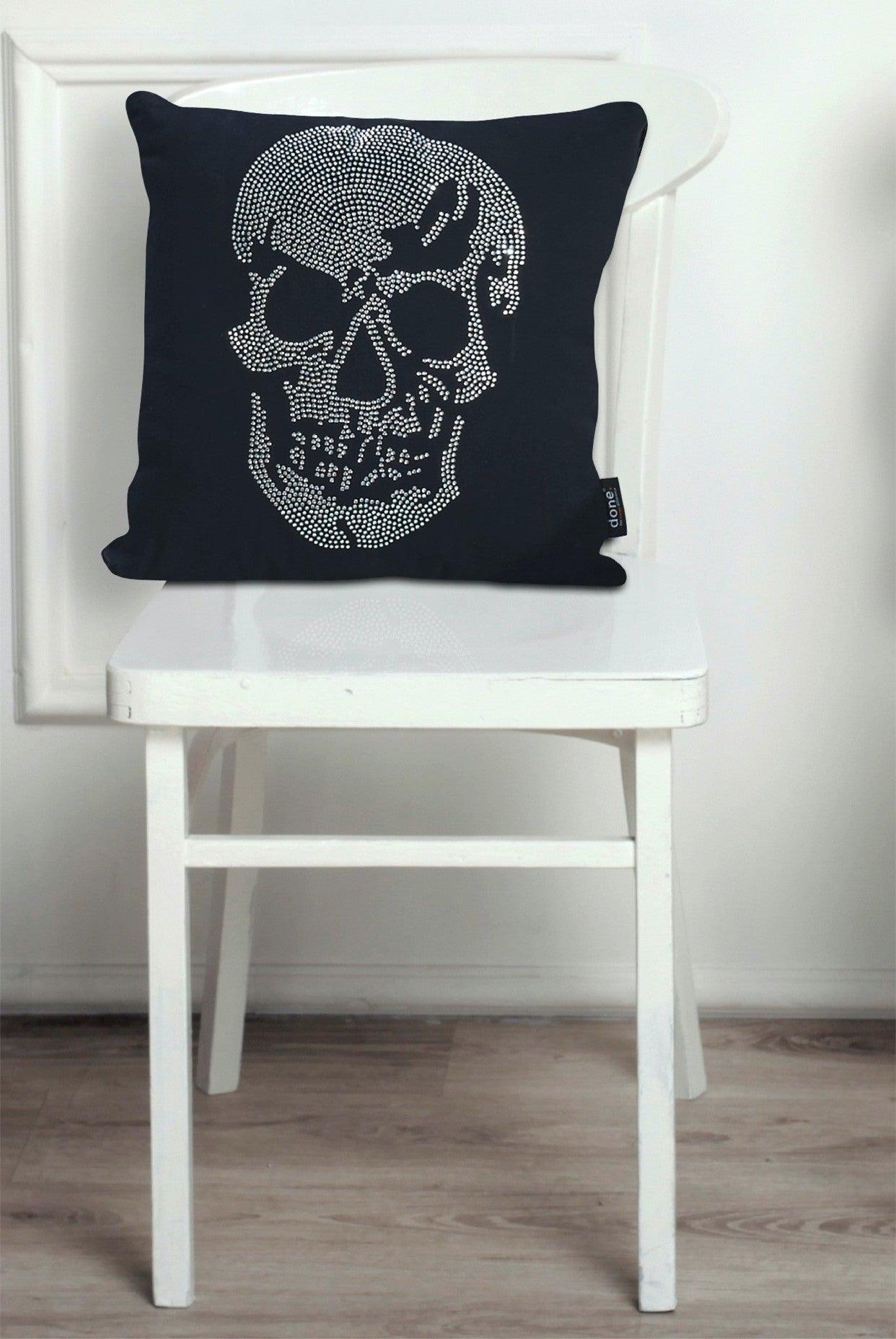 Done.® Kissen STONE mit Stasssteinchen Silber SKULL 45x45cm